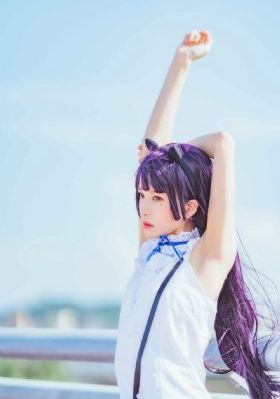 图书馆里的女友