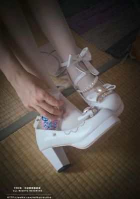 《无颜之月》动漫
