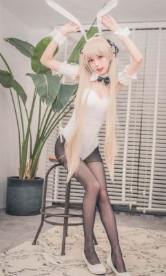 默绘女高